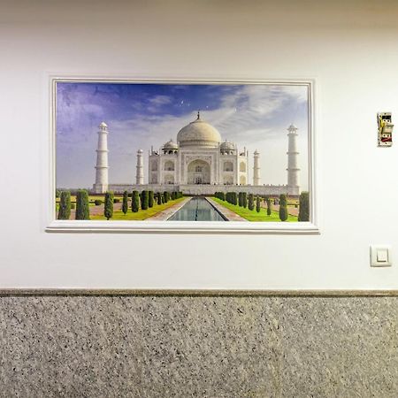 The Bellwood Suites Near Igi Airport Нью-Дели Экстерьер фото